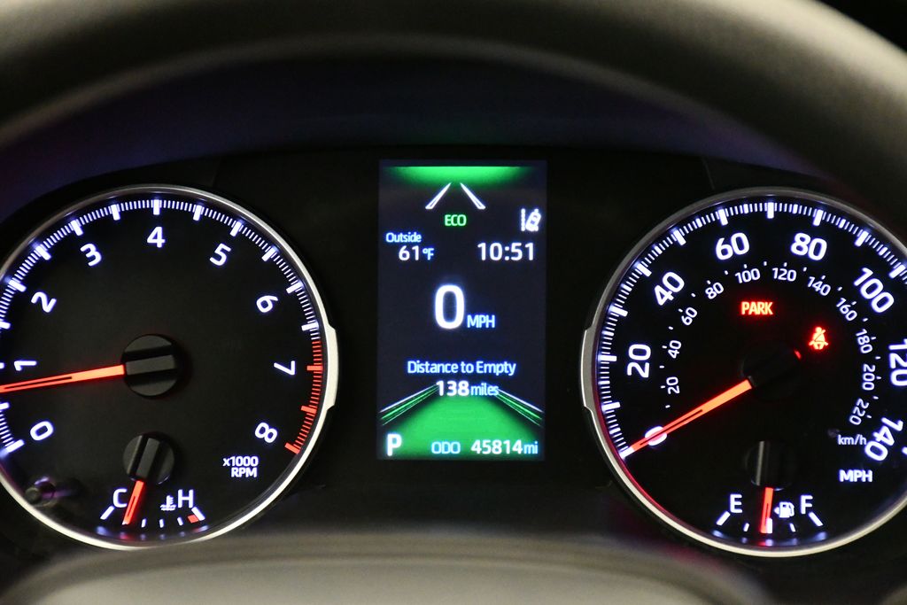 2022 Toyota RAV4 LE 22