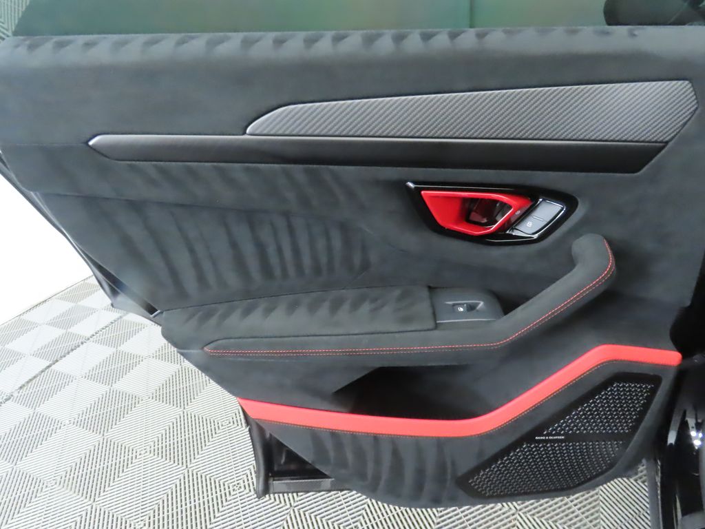 Thumbnail: 2023 Lamborghini Urus - 27