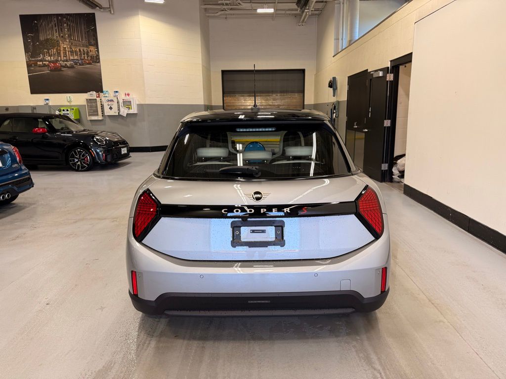 Thumbnail: 2025 MINI Cooper Hardtop - 4