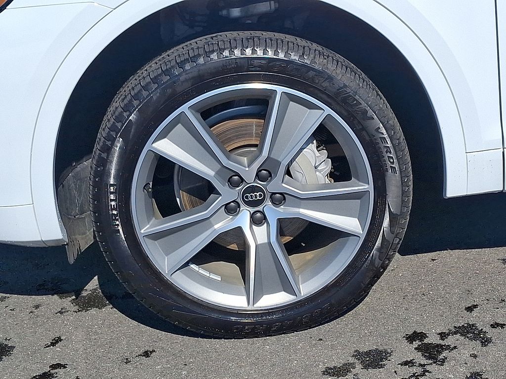 Thumbnail: 2025 Audi Q5 - 8