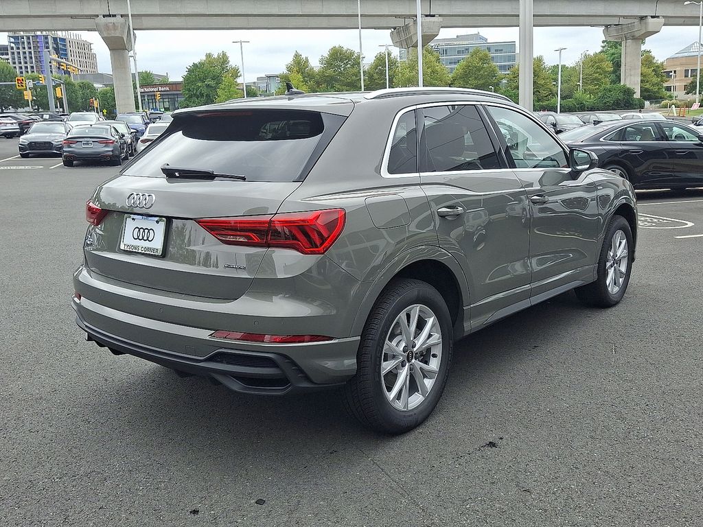 Thumbnail: 2025 Audi Q3 - 3