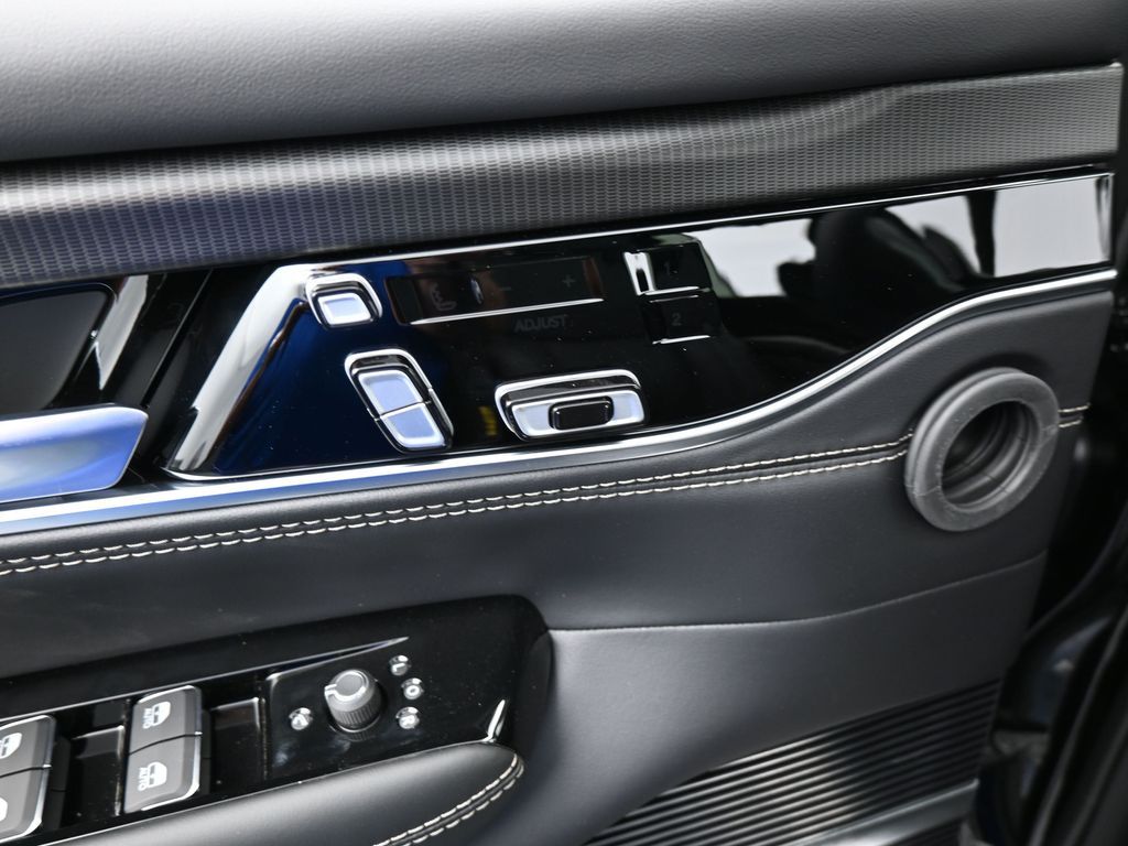 New 2026 High Gloss Black Jeep Summit Obsidian image 15