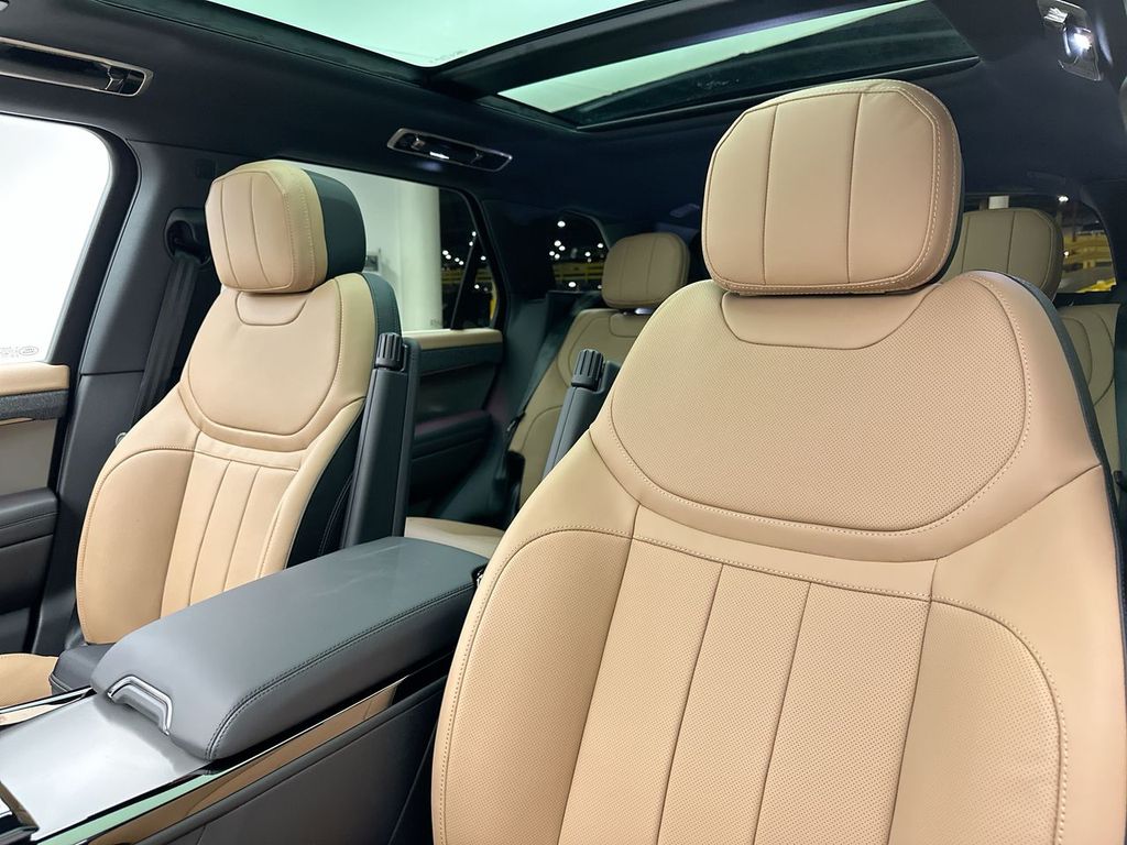 2025 Land Rover Range Rover Sport Dynamic 10