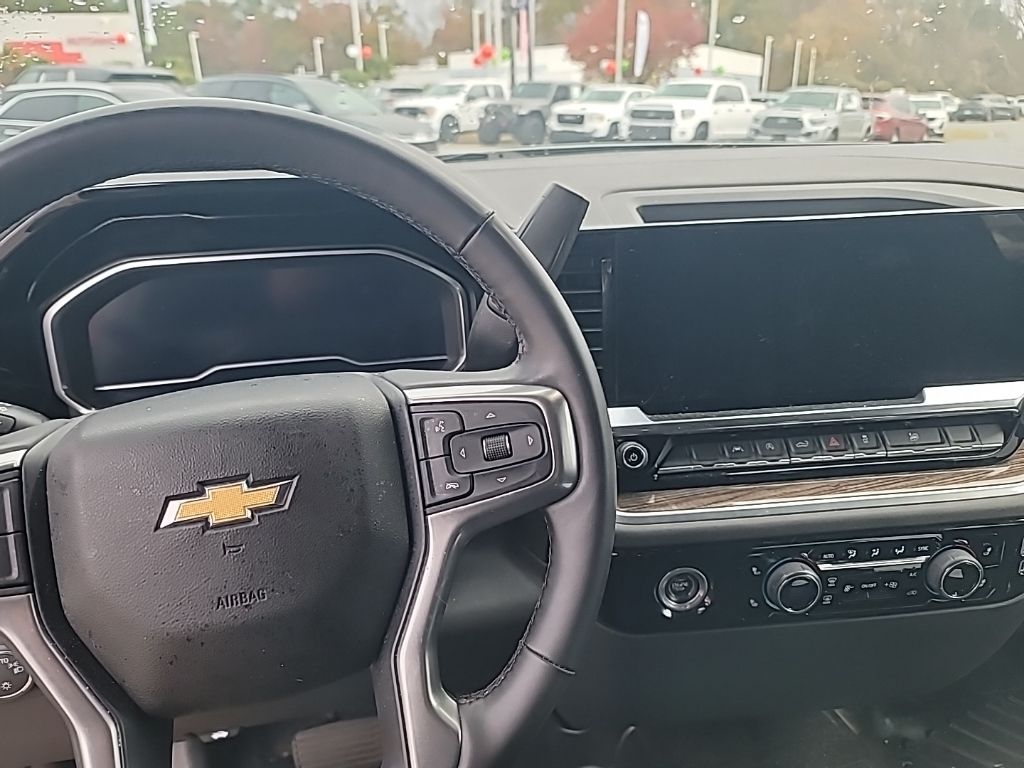 2023 Chevrolet Silverado 1500 LT 8