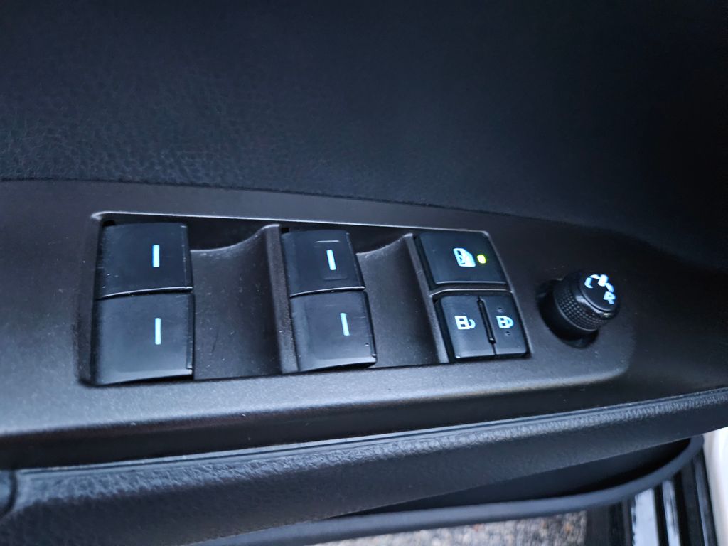2022 Toyota Camry SE 17