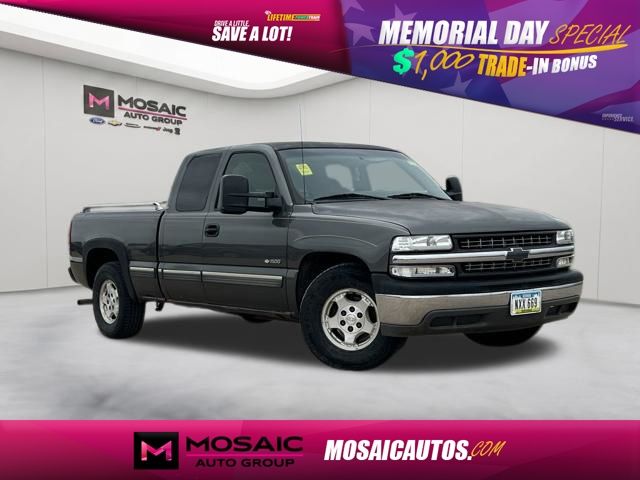 Black (Medium Charcoal Gray Metallic) 2001 Chevrolet Silverado 1500 LS Extended Cab RWD Pickup Truck Rear-Wheel Drive 4-Speed Automatic Overdrive