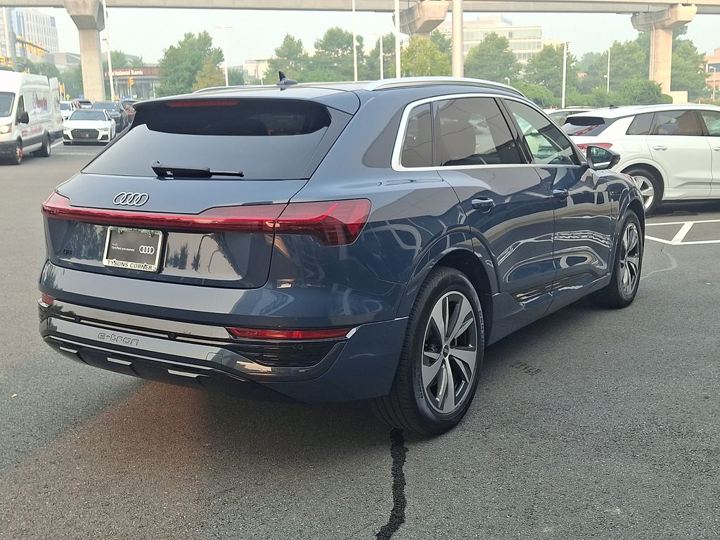 Thumbnail: 2024 Audi Q8 e-tron - 4