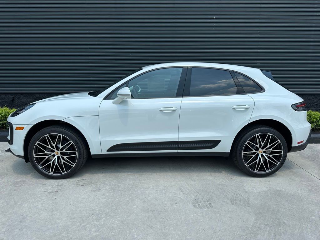 Thumbnail: 2026 Porsche Macan - 2