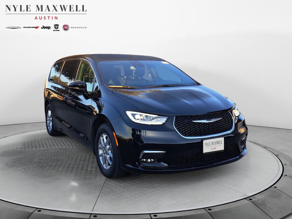 New Car 2025 Chrysler Pacifica  For Sale Under $40,000 In Austin, Texas