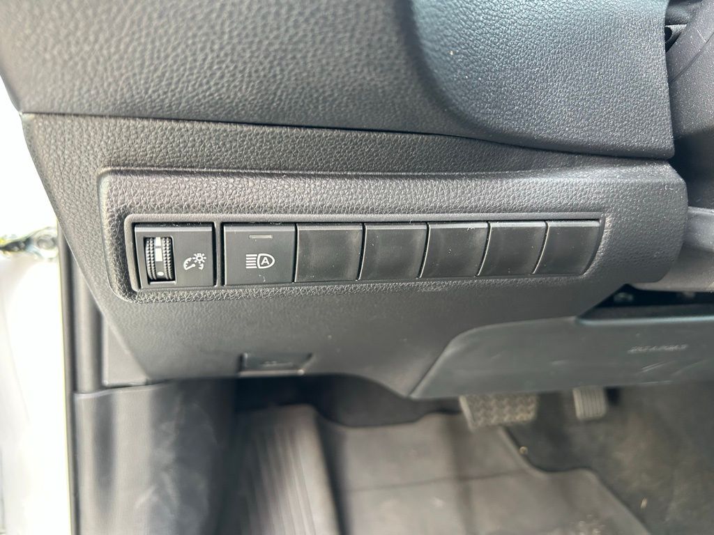 Thumbnail: 2025 Toyota Corolla - 17