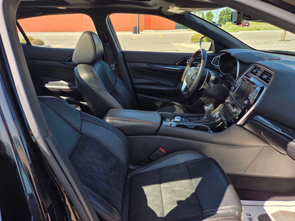 2023 Nissan Maxima SR