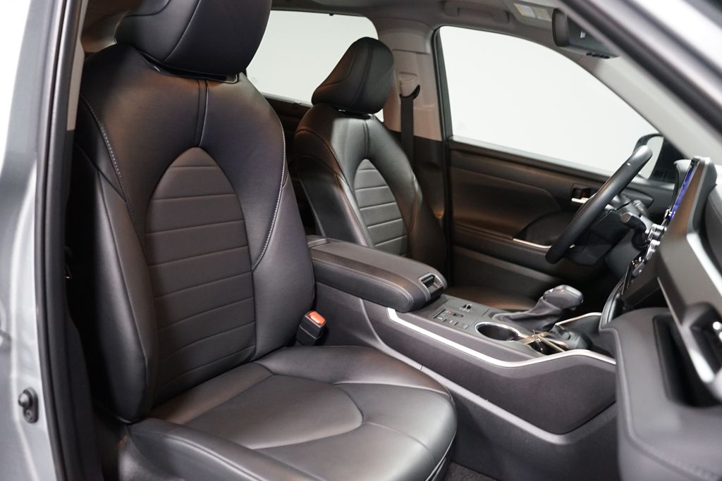 Thumbnail: 2024 Toyota Highlander - 28
