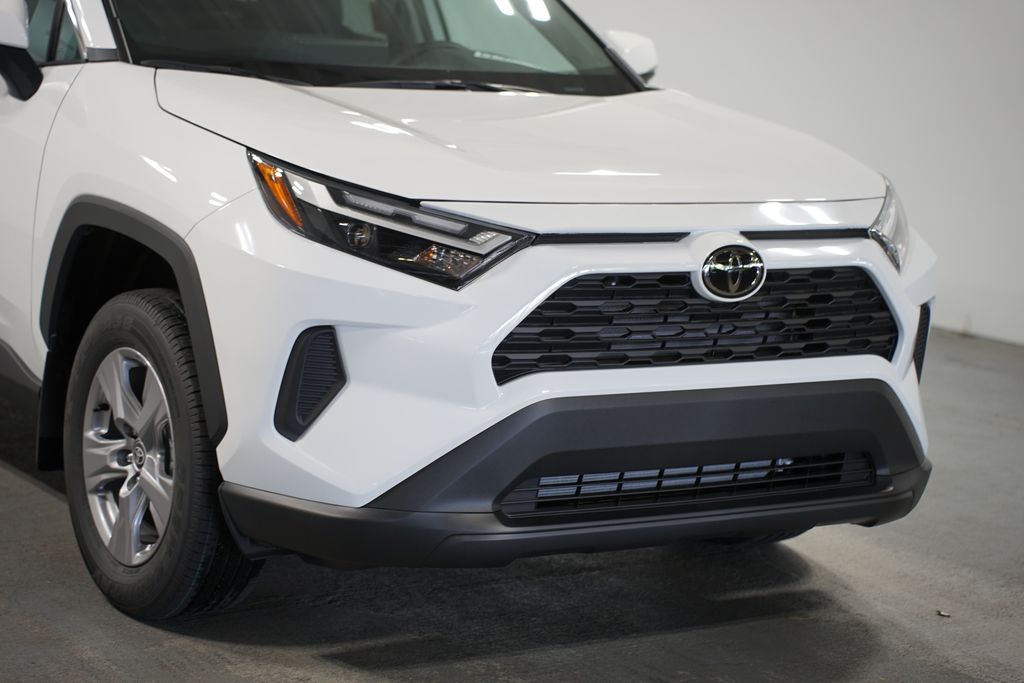 2025 Toyota RAV4 XLE 4