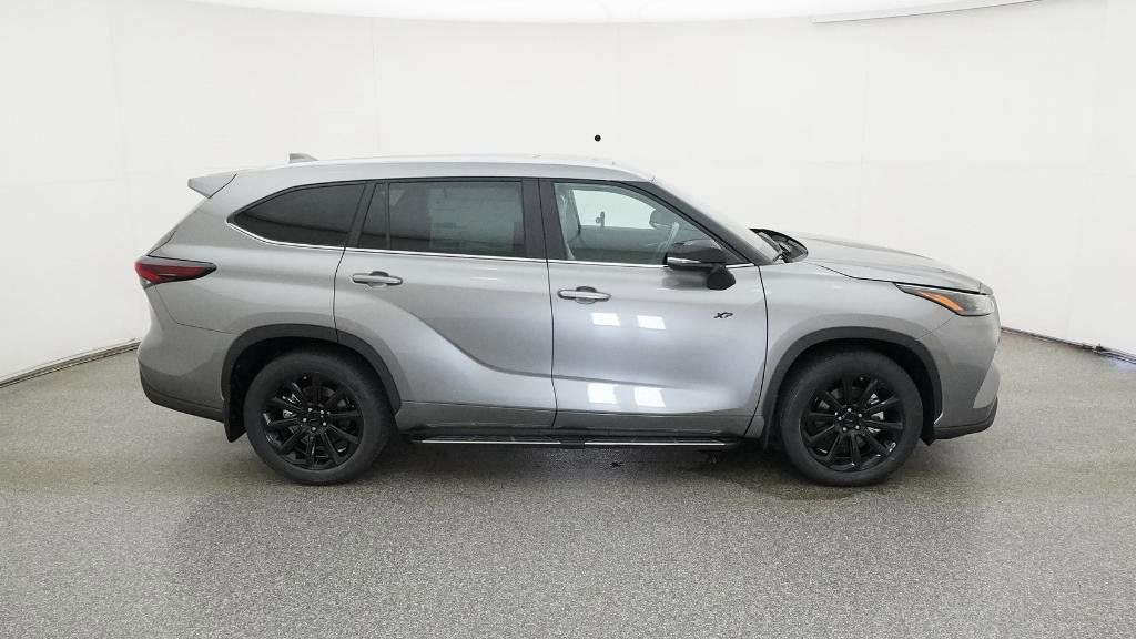 Thumbnail: 2025 Toyota Highlander - 8