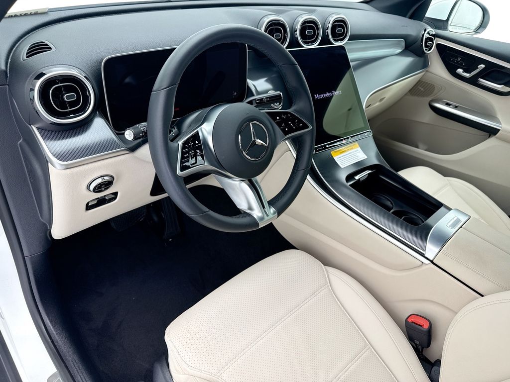 Thumbnail: 2026 Mercedes-Benz GLC - 9