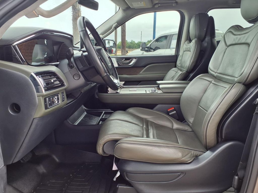 2024 Lincoln Navigator L Black Label Gray at Wharton Ford