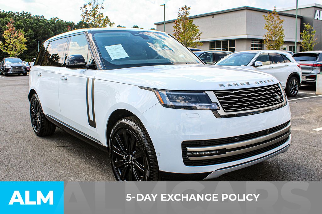2025 Land Rover Range Rover SE photo 3
