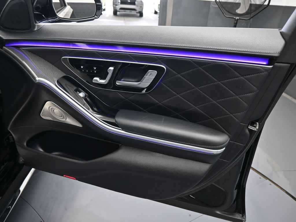 Used 2022 Onyx Black/Mojave Silver Mercedes-Benz S 580 image 60