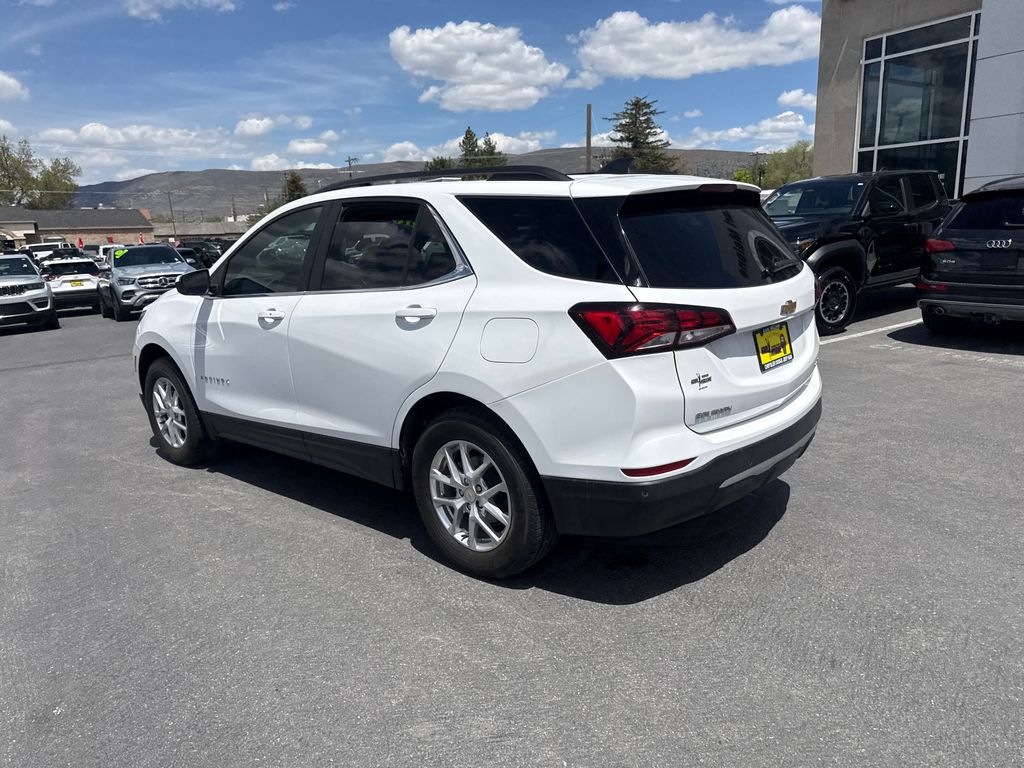 View vehicle photo 7