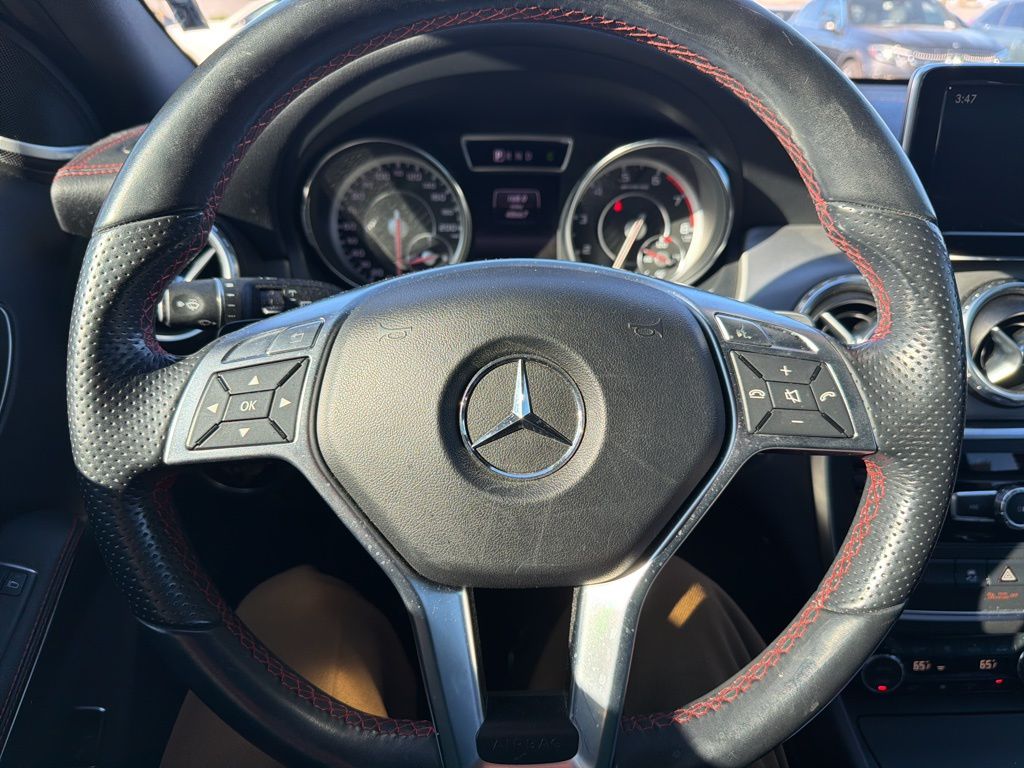 Thumbnail: 2015 Mercedes-Benz GLA - 10
