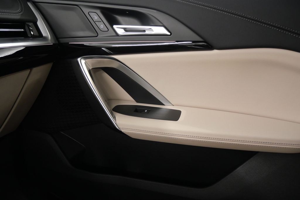 2025 BMW X1 xDrive28i 27