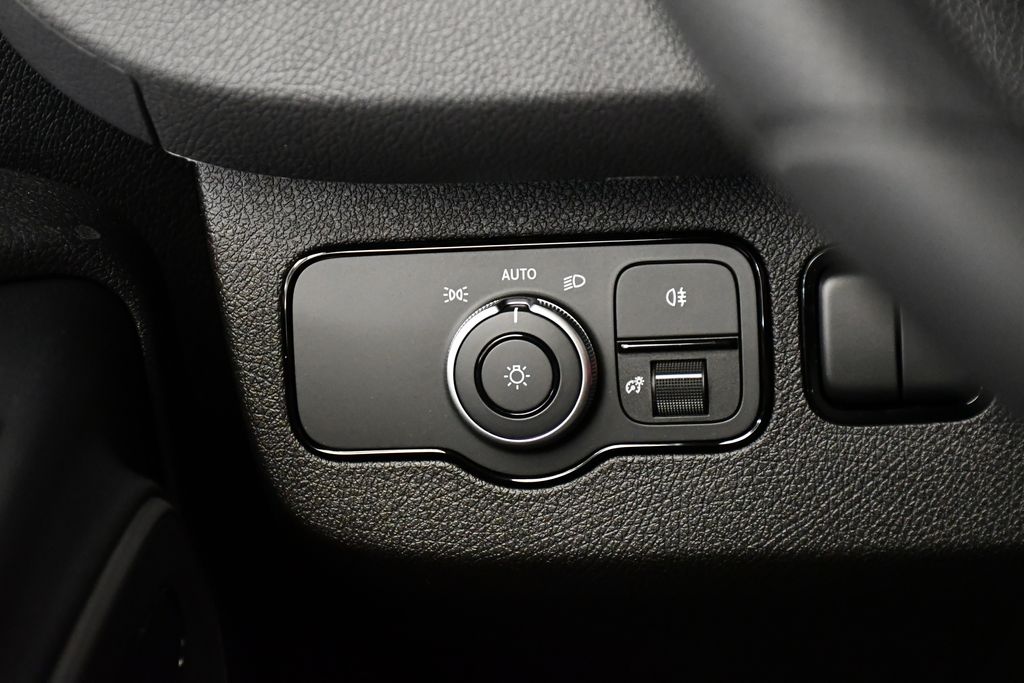 Thumbnail: 2026 Mercedes-Benz Sprinter - 10