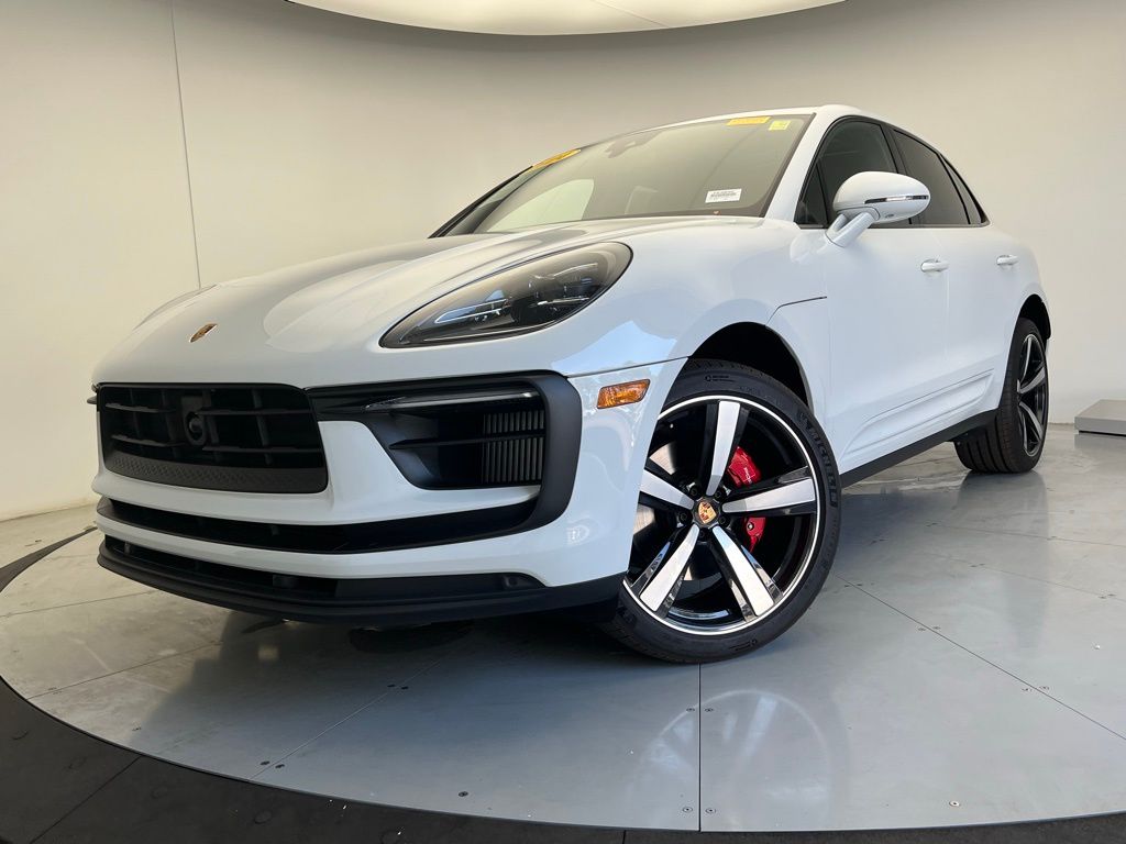 Thumbnail: 2024 Porsche Macan - 1