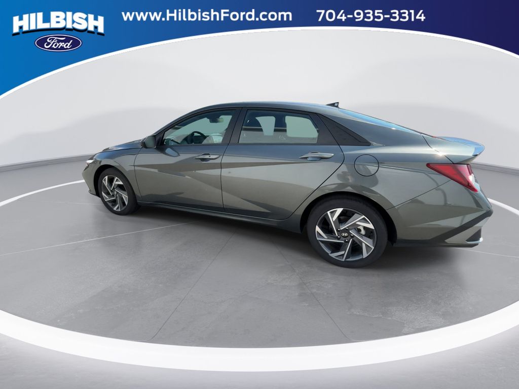 Used 2025 Amazon Gray Hyundai SEL Sport image 5