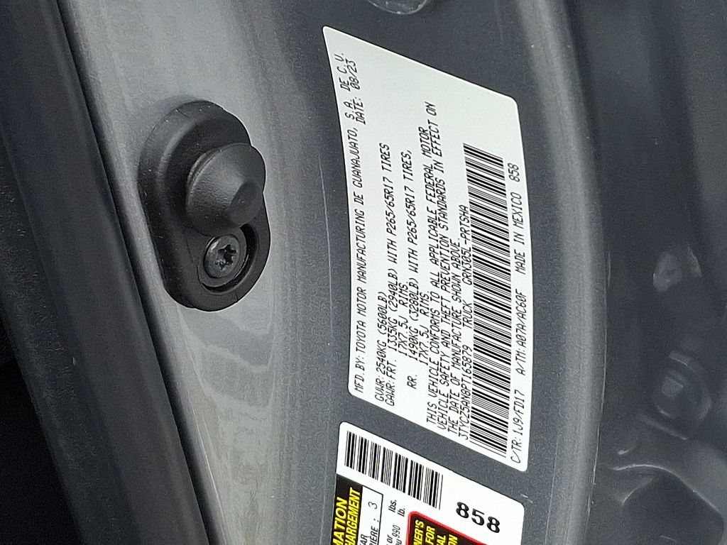 2023 Toyota Tacoma TRD Sport 27