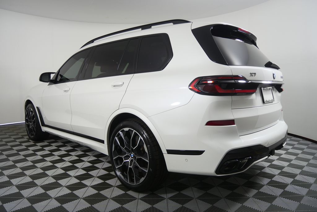 Thumbnail: 2025 BMW X7 - 5
