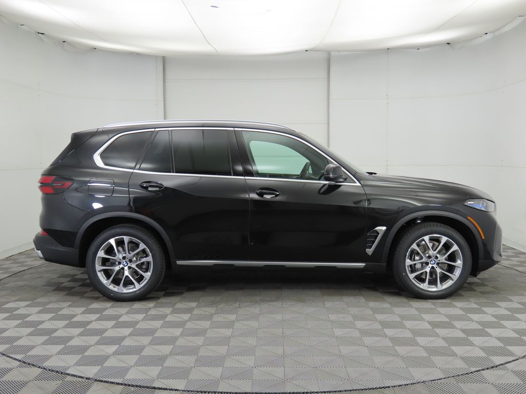 Used 2026 Black BMW xDrive40i image 4