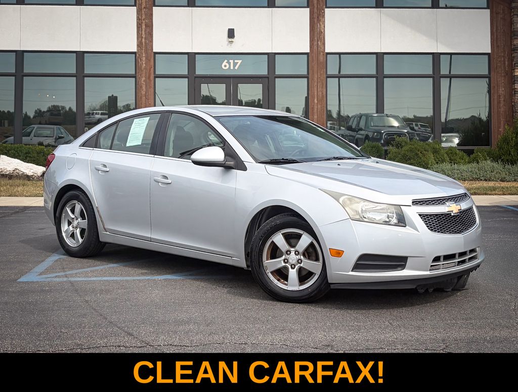 Silver Ice Metallic 2013 Chevrolet Cruze Sedan Front-Wheel Drive 6-Speed Automatic Overdrive