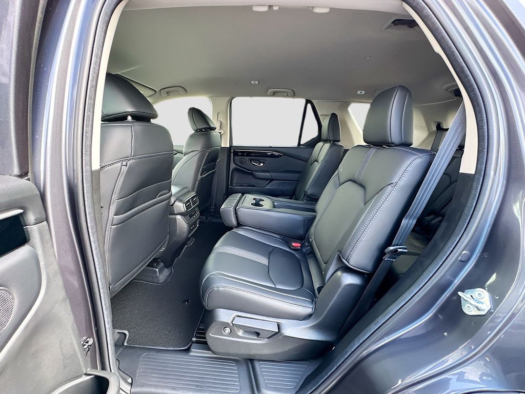 Thumbnail: 2025 Honda Pilot - 16