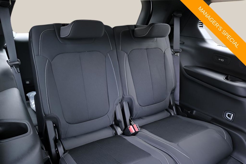 New 2025 White Jeep Laredo X image 20