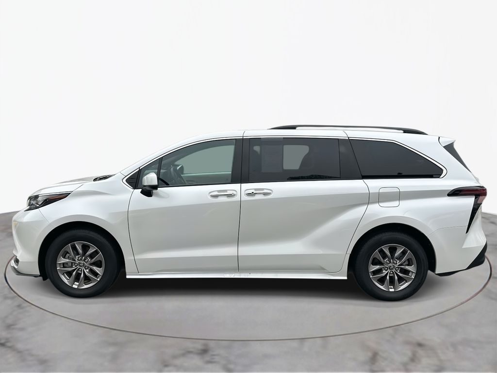 Thumbnail: 2024 Toyota Sienna - 12