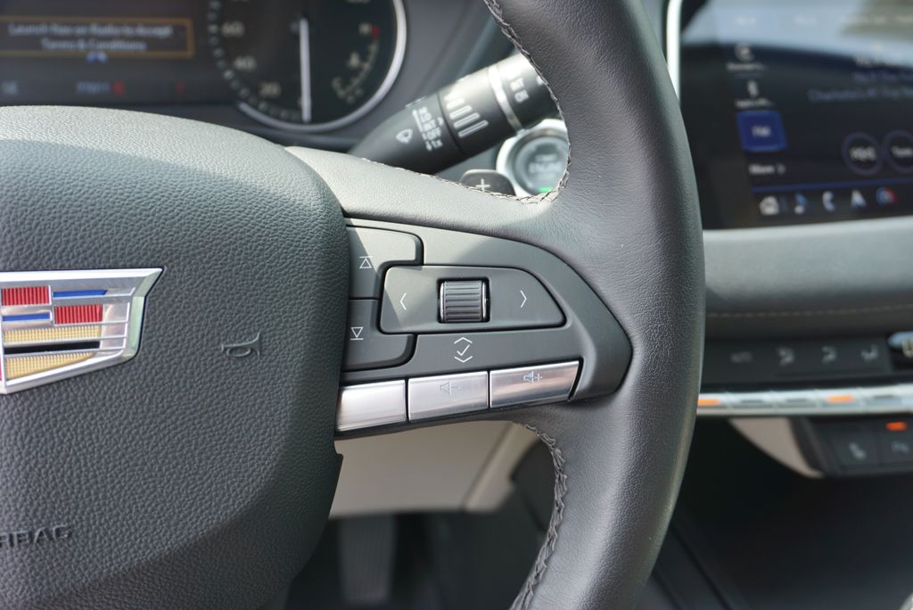 Thumbnail: 2022 Cadillac XT4 - 26