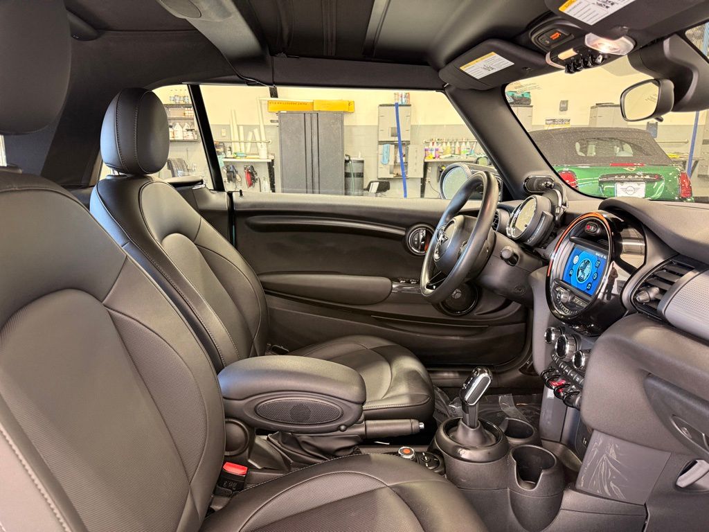 Thumbnail: 2020 MINI Cooper - 24