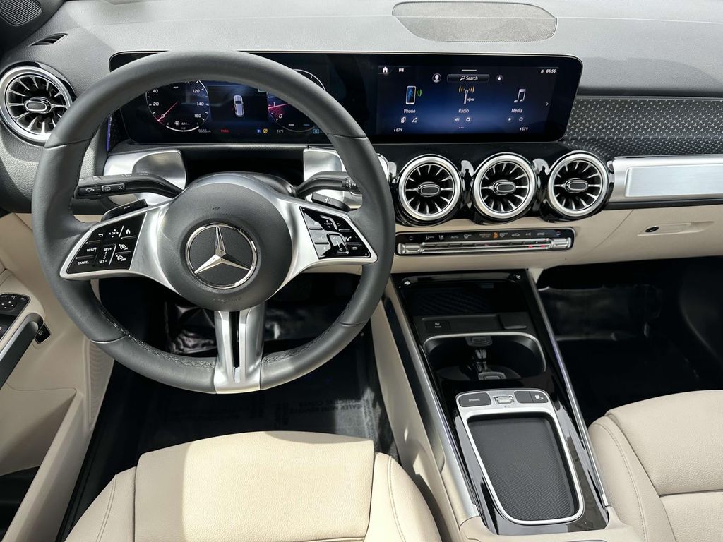 2025 Mercedes-Benz GLB 250 27