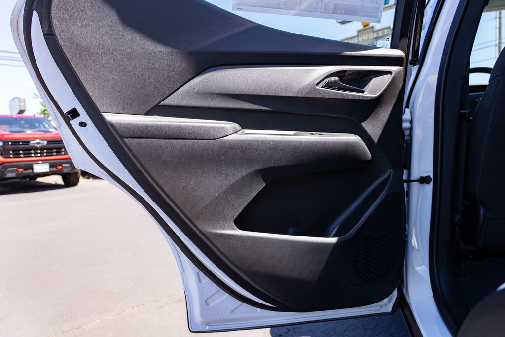 2027 Chevrolet Bolt LT - Photo 25