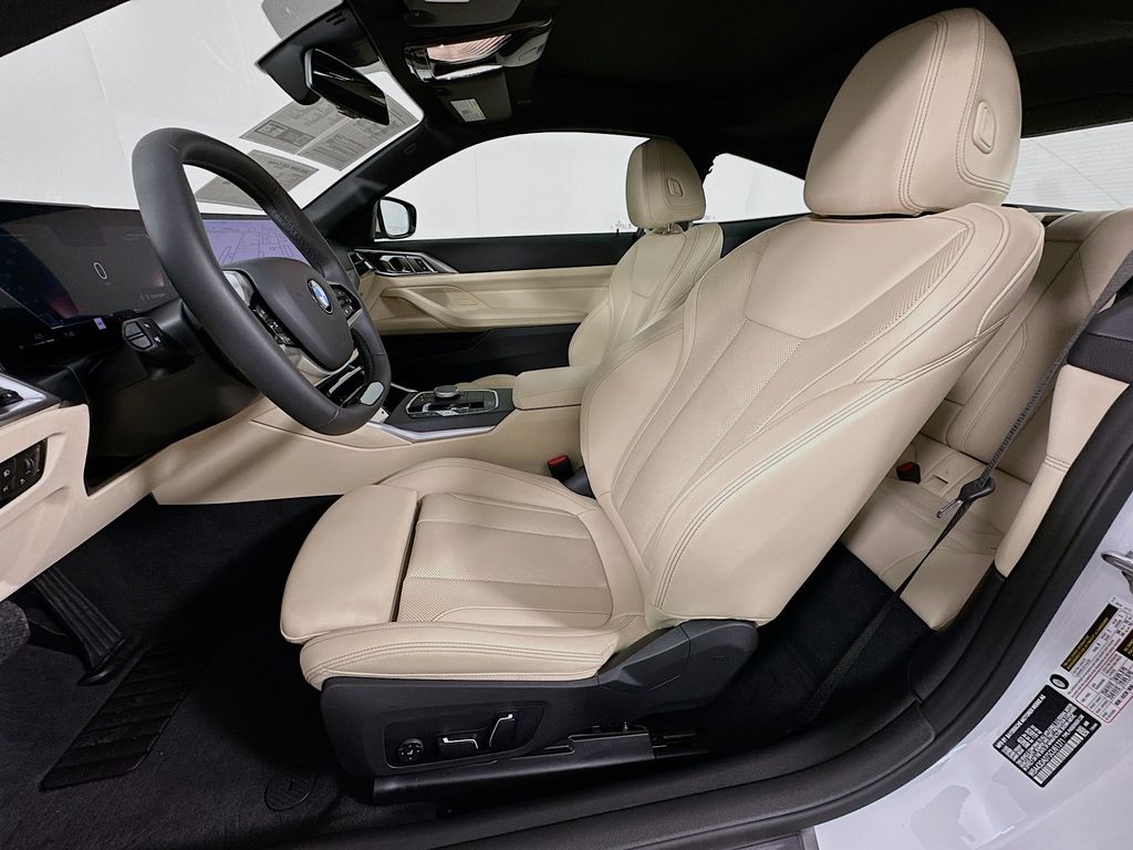 Thumbnail: 2025 BMW 4 Series - 21