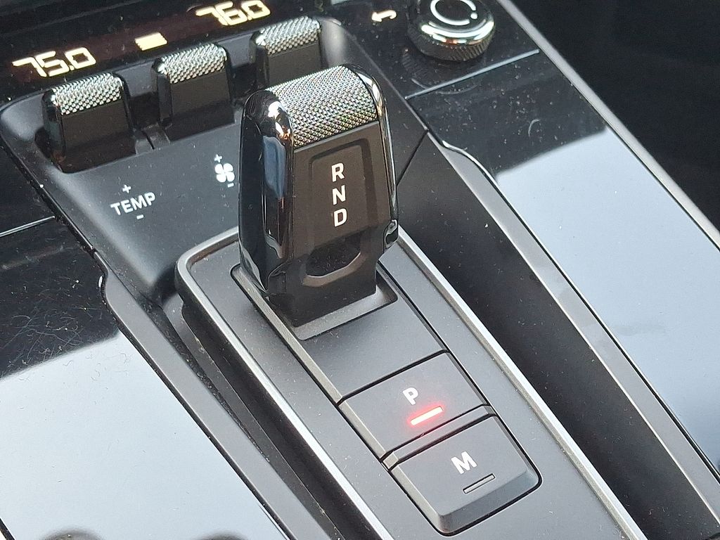 Thumbnail: 2024 Porsche 911 - 15