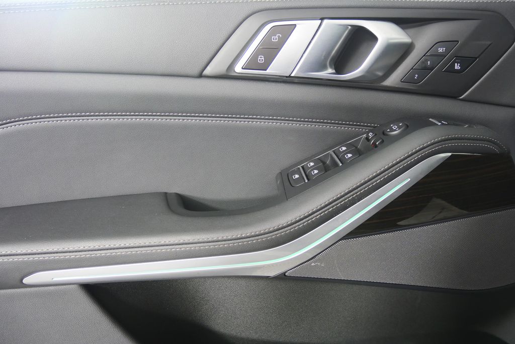 2024 BMW X5 xDrive40i 8