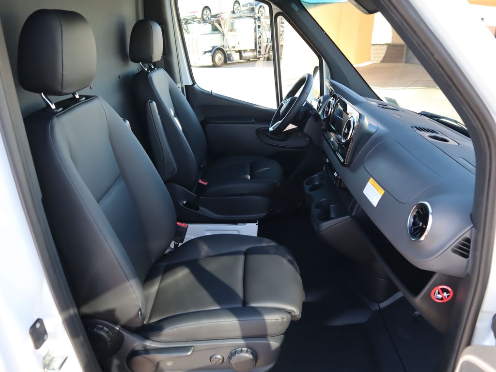 2024 Mercedes-Benz Sprinter 2500 21