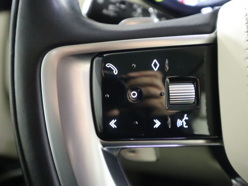 Thumbnail: 2023 Land Rover Range Rover - 11