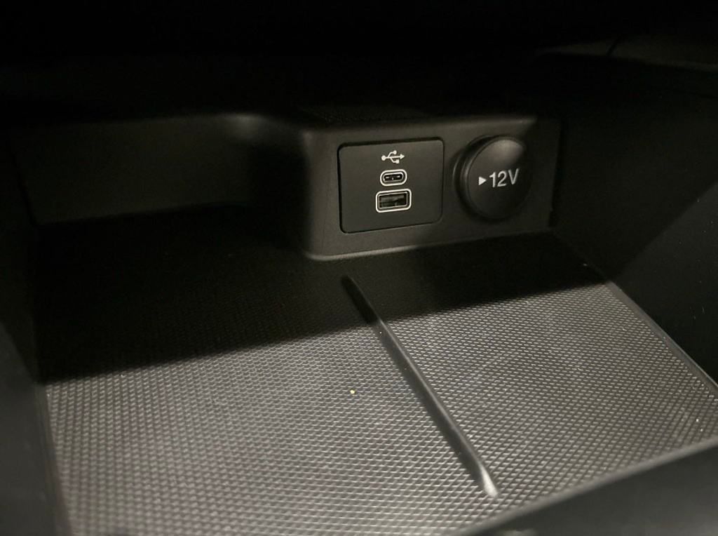 2025 Ford Escape ST-Line photo 21