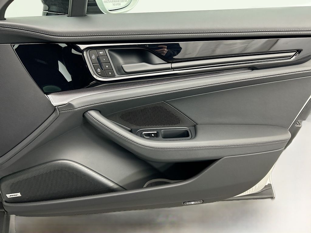 Thumbnail: 2026 Porsche Panamera - 26