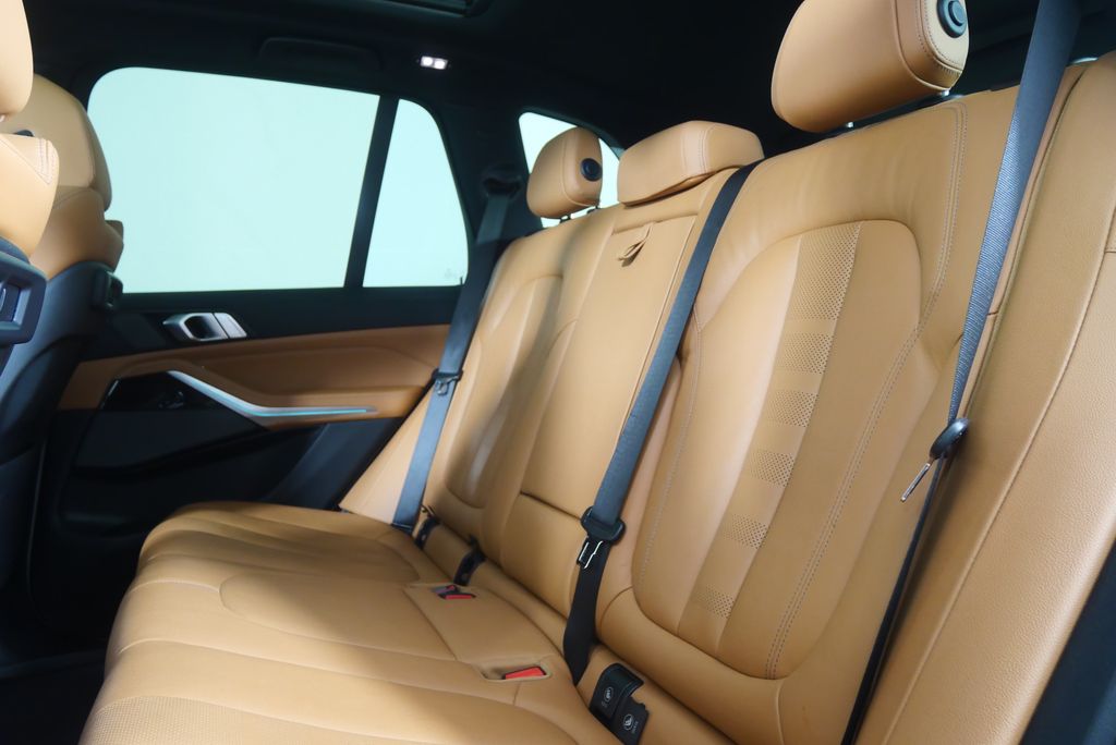 Thumbnail: 2021 BMW X5 - 15