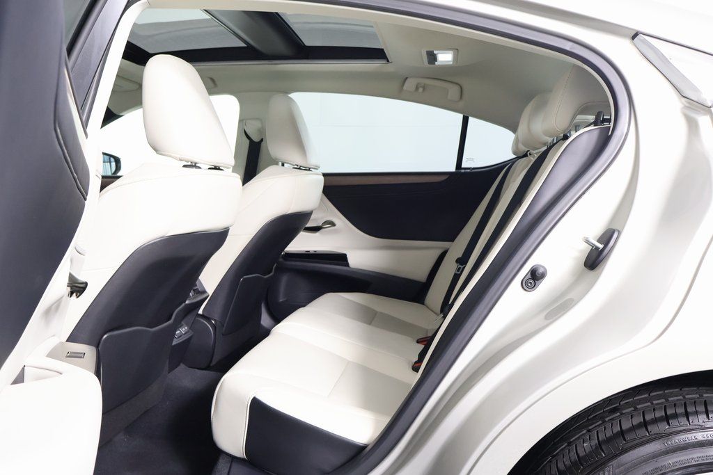 2025 Lexus ES 350 11