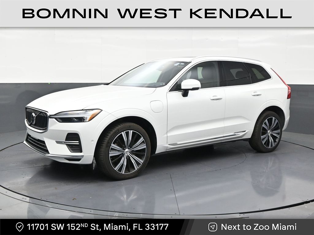 Crystal White Metallic 2023 Volvo XC60 Recharge T8 Plus Bright Theme eAWD SUV / Crossover All-Wheel Drive Automatic