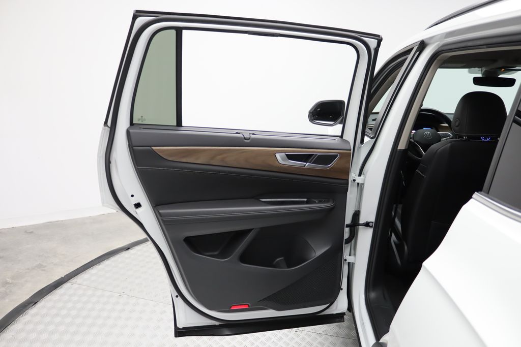 Thumbnail: 2024 Volkswagen Atlas - 21